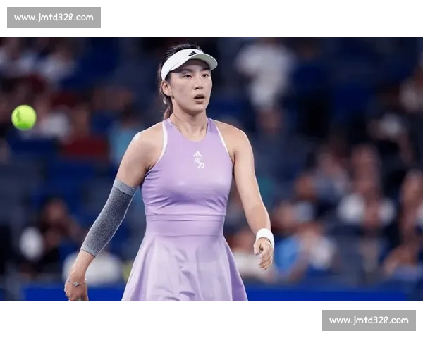 郑钦文跌出前十,王欣瑜暴跌 25 位:中国金花的排名寒冬